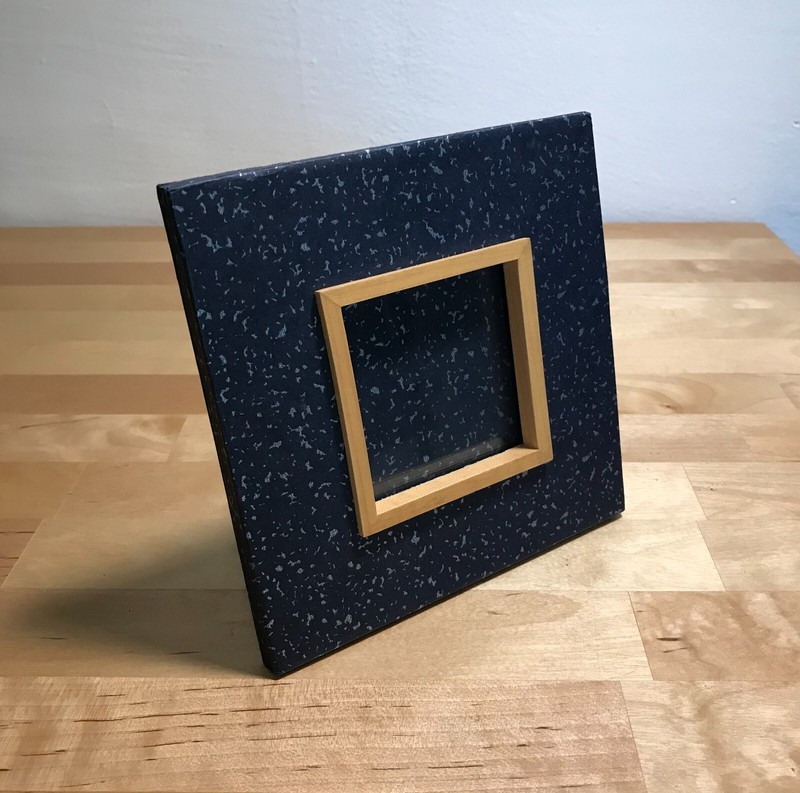 Unbranded Speckle Paper Cover Wood Detail Free Standing Picture Frame 5 3/4 H.