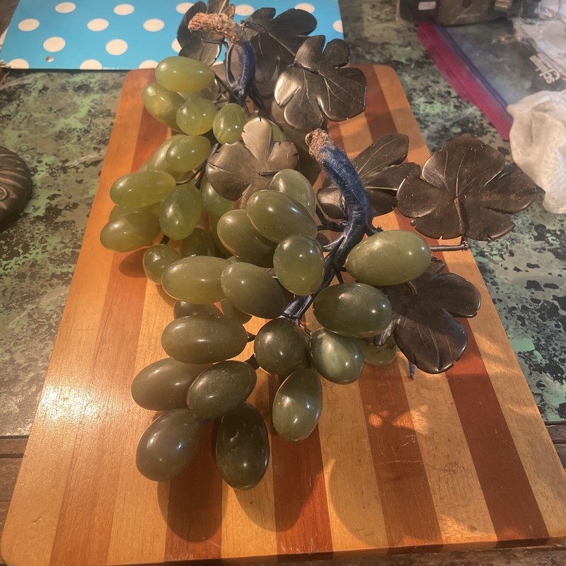 2 Bunches of Vintage Green Jade Grapes with Dark Green Leaves Poseable Stone gallery