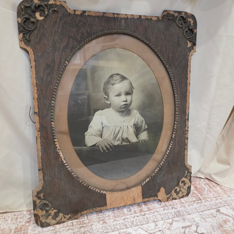 Antique Oval Portrait Photo Frame Ornate Wood Carved Baby Picture Decor