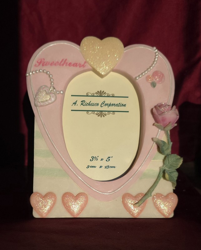 Wedding Anniv Day Pic Frame SWEETHEART Design 3½×5″ Heartshaped Frame A Richesco