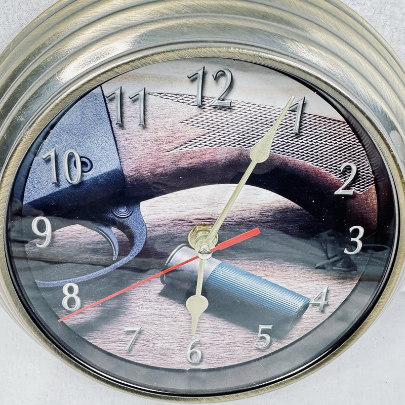 Wall Clock Gun & Bullets Battery Operated Gold Rim Man Cave Hunting Lodge HQ3268
