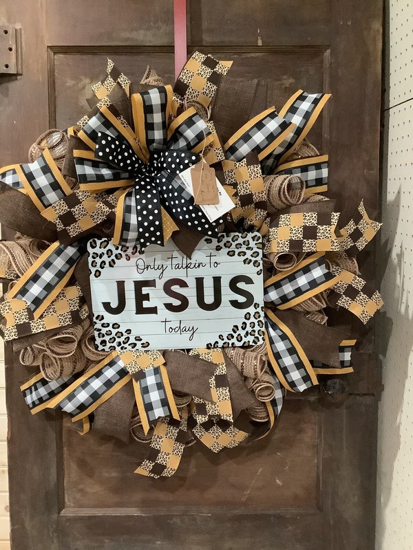 deco mesh wreath