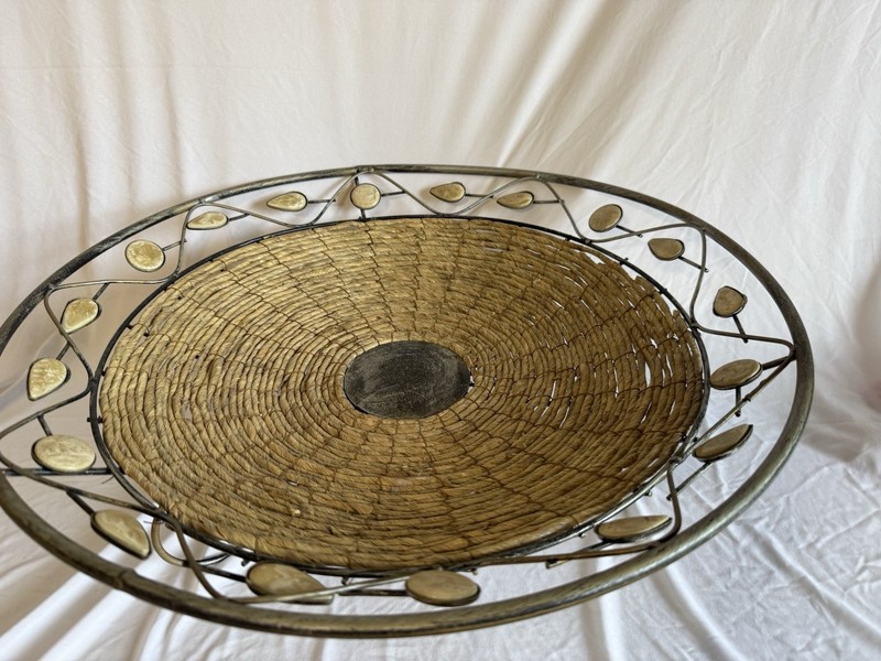 Round Wicker & Metal Leaf Rim Decorative Basket Bowl, Brown/Black 15 qt
