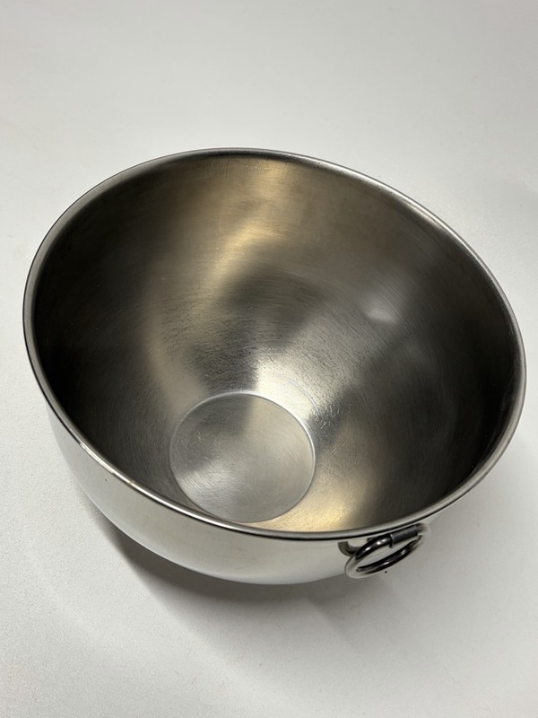 Silbond Heavy Gauge Stainless Steel 18/8 Round Mixing Bowl 9” Wide x 5.5” Tall gallery