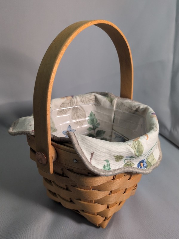 2001 Longaberger Square Sm Horizon of Hope Basket with Floral Liner & Protector