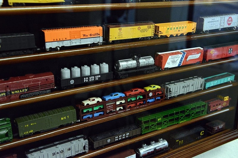 Train Display Case N Scale Walnut 12 Shelves Railroad Car Rack Model USA Cabinet gallery