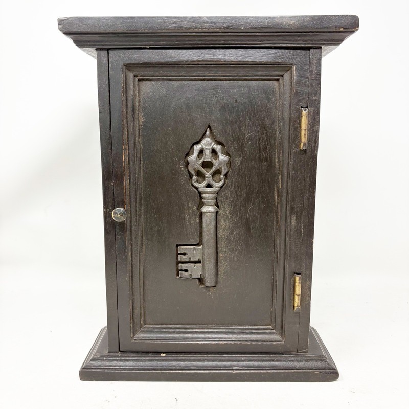 Vintage Gothic Dark Wood Wall Key Cabinet Skeleton Key 8 Key Hooks Decor