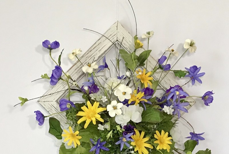 WOODEN FRAME WALL DOOR DECORATION FLORAL ARRANGEMENT FLOWERS METAL WIRE INSERT gallery