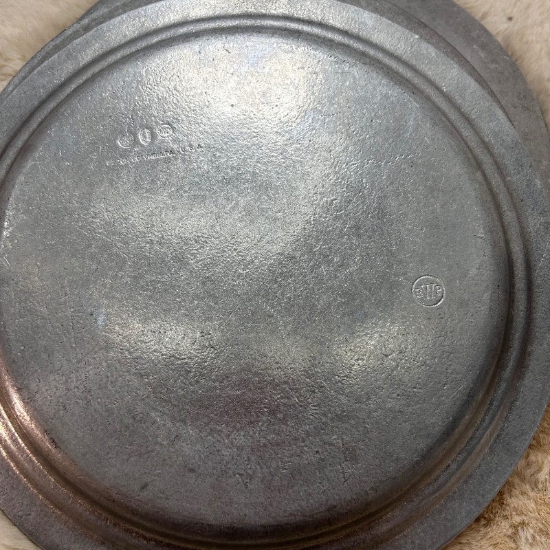 Vintage Pewter Plate US Eagle Emblem Stars Decorative Collectible. Wilton gallery