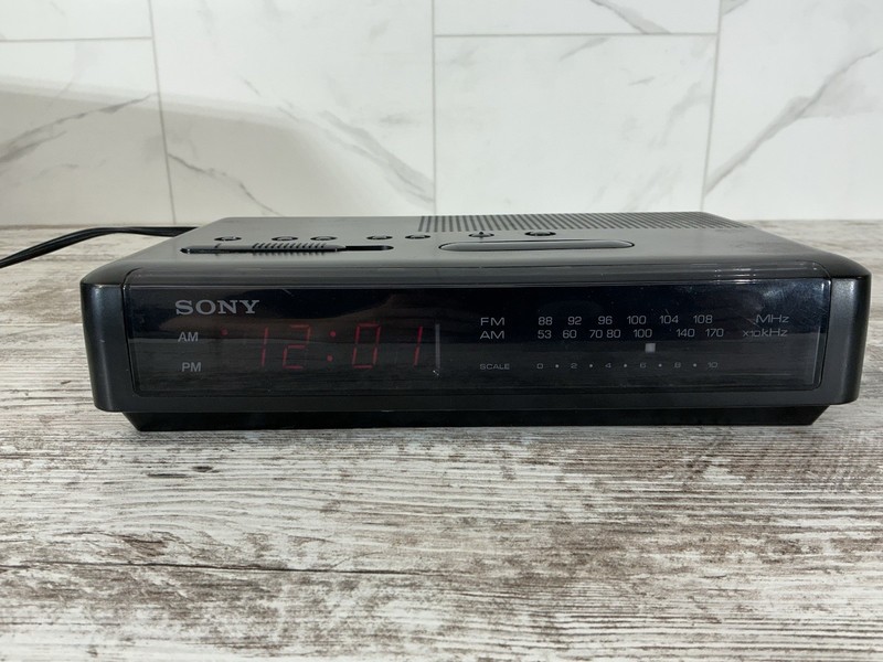 Vintage SONY Dream Machine ICF-C320 Dual Alarm Clock AM FM Radio Red LED Tested