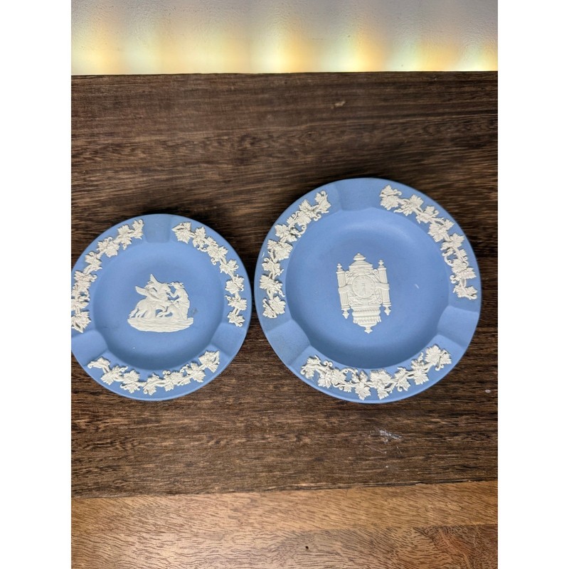 Set of 2 Wedgwood Jasperware Ashtrays Blue White Grapevine Classic Design