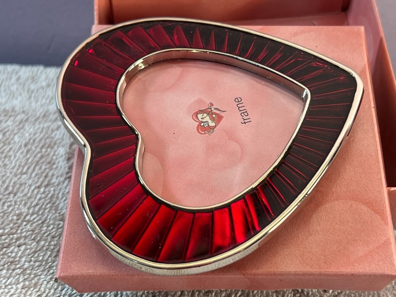 Photo Picture Frame Heart Shape red enamel border 2.5" X 2.5" Valentines AA2291 gallery