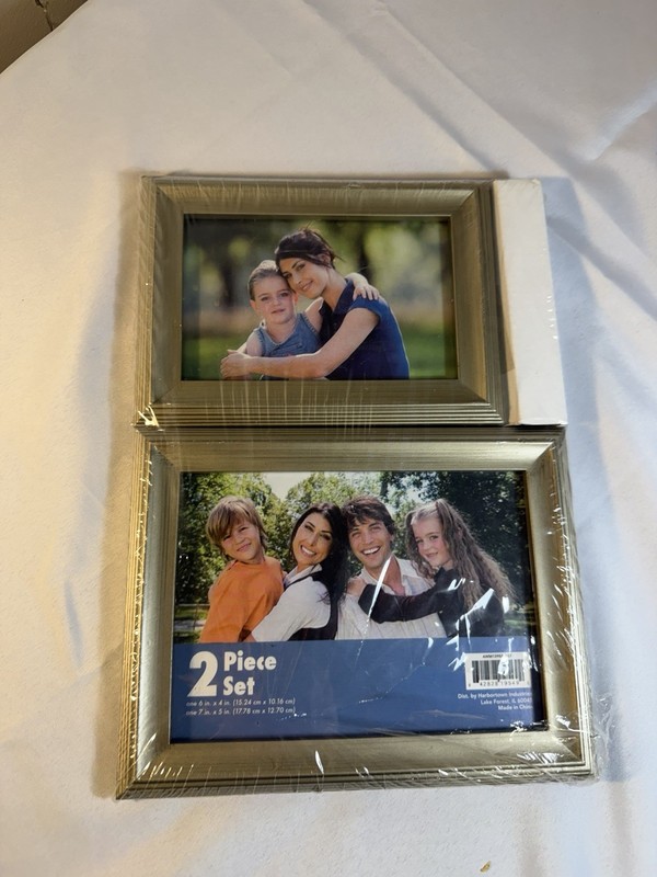 2pc Gold Photo Frame Set 6x4 & 7x5 Inches New Sealed Home Decor gallery