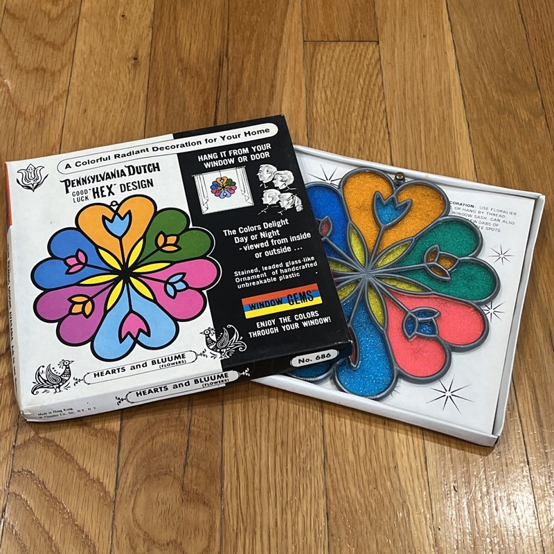 VTG Floralier Faux Stained Glass Plastic Sun Catcher PA Dutch Hearts And Bluume