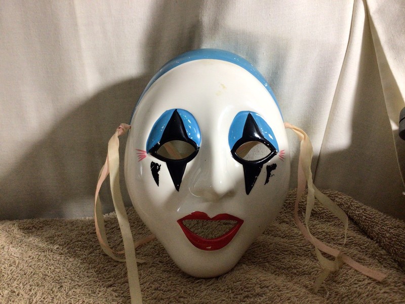 Vtg Ceramic/Porcelain White/Blue/Red/Black Hanging FACE MASK pre-owned