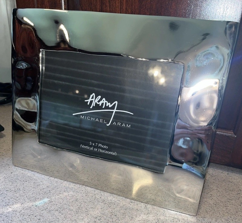 Michael Aram Reflective Wave Photo Frame Overall Size 8x10” For 7x5” Photo Shiny gallery