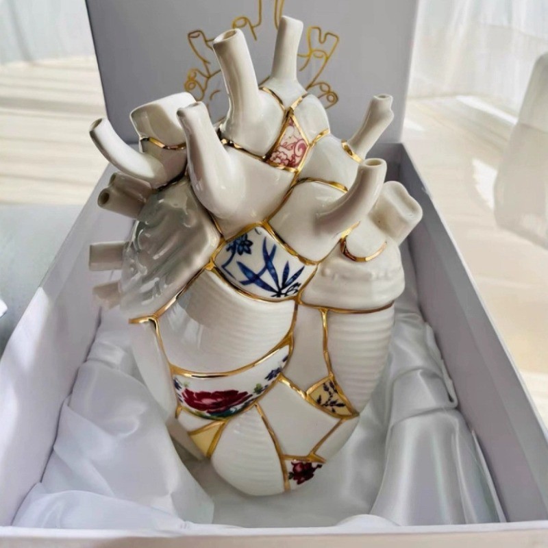 Collectible Ceramic Heart - Shaped Vase Desktop Decoration Gift Box Set Gift Toy