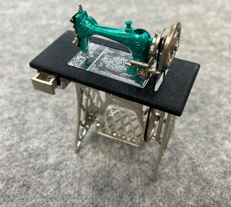 Mini Sewing Machine with Lighter Sets- Green and Red gallery