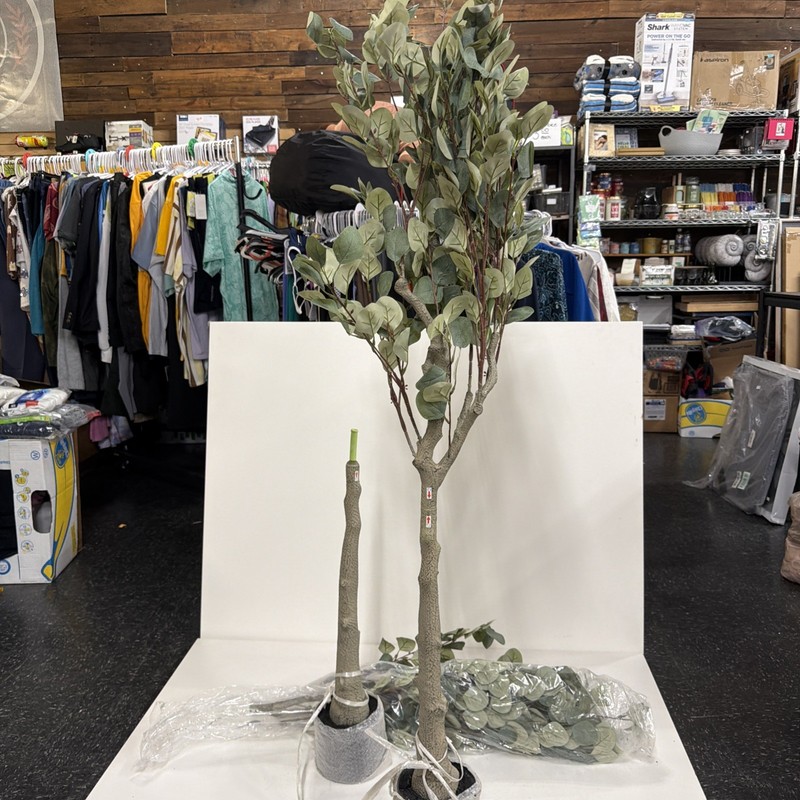 2 Pack 5 Ft Artificial Eucalyptus Trees. Read!