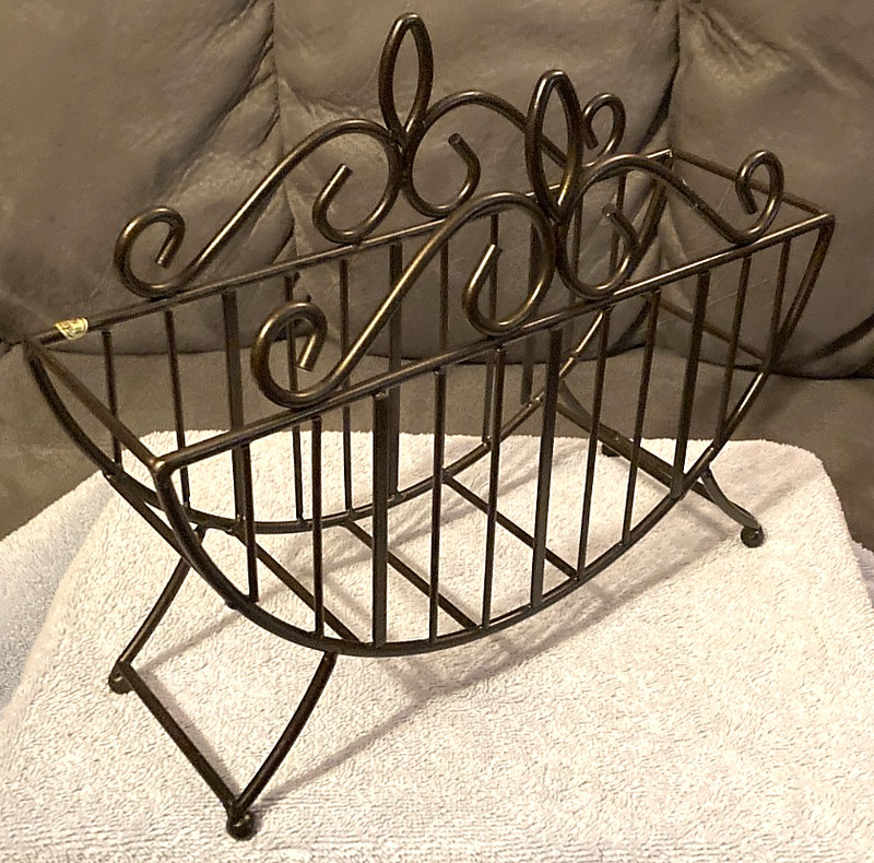 SOUTHERN LIVING AT Home Black Wrought Iron Magazine Rack/Wall Shelf-11″ W-EUC