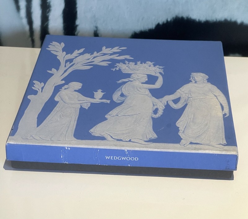 WEDGEWOOD Bevelled Mirror Photo Frame 18x20.5 Fit 6x8cm Photo RRP$118 New in Box gallery