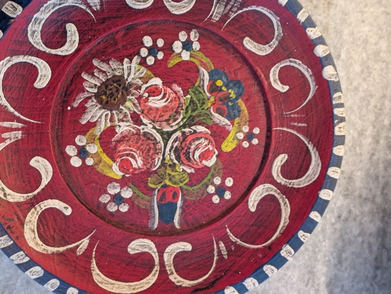 Vintage Wooden Brown Painted Rosemaling Decorative Wall Plate, 6.5″