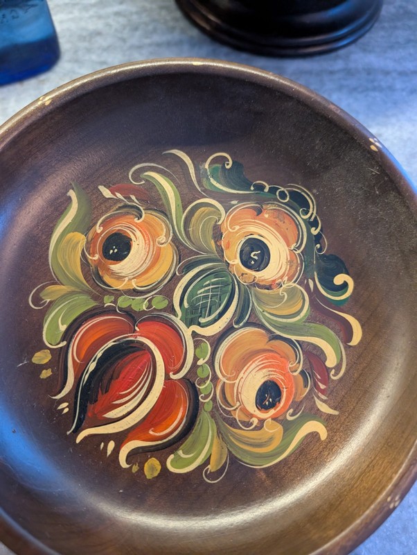 Vintage Wooden Brown Painted Norwegian Rosemaling Decorative Wall Plate, 8.25″