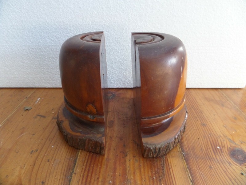 1 PAIR OF VINTAGE ANTIQUE OLD MULGA WOOD BOOK ENDS