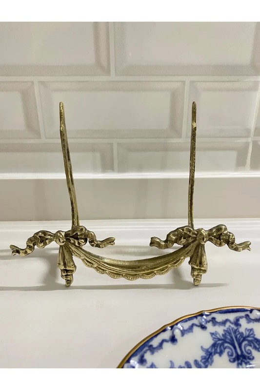 Brass Casting Plate Stand Antique Style, Decorative Presentation / Vintage Look gallery