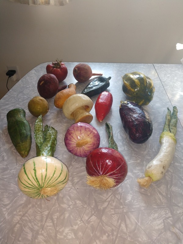 Lot of 15 Vintage Paper Mache Fruit & Veggie Mexican Folk Art Kitchen Home Decor gallery