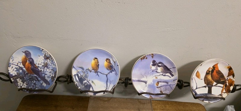 MWW Market Mini Plates Four Seasons Birds Mario Fernandez Chickadee Set/4, Rack