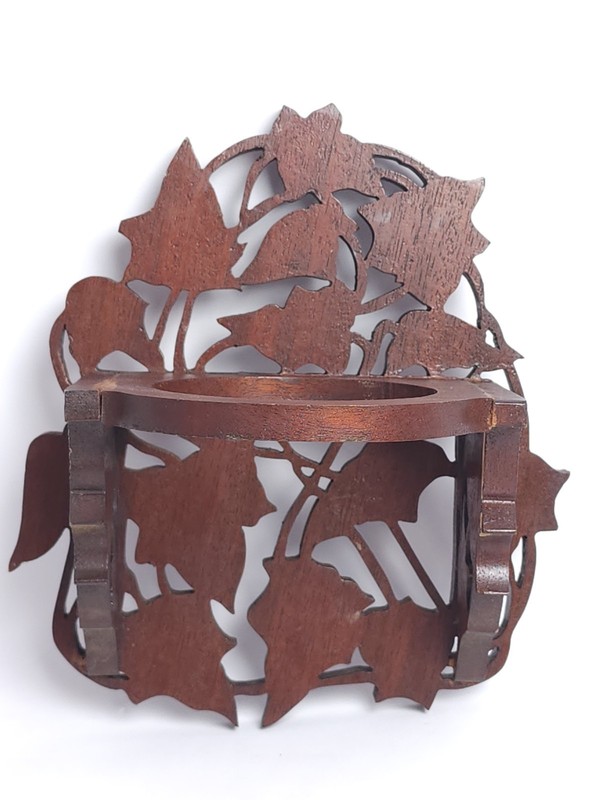 Vintage Wooden Scrollwork Ivy Leaf Vine Wall Shelf Flower Pot Vase Holder 7.25"H gallery