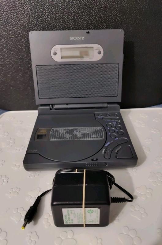 Vintage Sony ICF-CD2000 Travel FM/AM Radio CD Alarm Clock stereo(Fast Shipping)