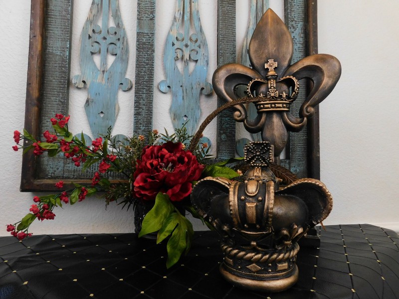 Crown Tabletop Finial GOLD LEAF handmade home decor Tuscan Royal Medieval NEW gallery