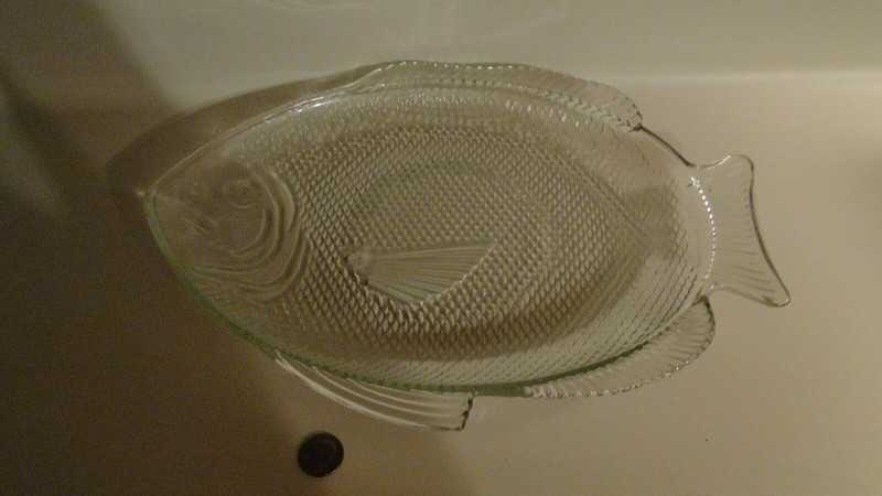 Poison Fish Shape Plate Platter Dish, 15 1/2″ X 11 1/4″, Oven safe, Made in USA