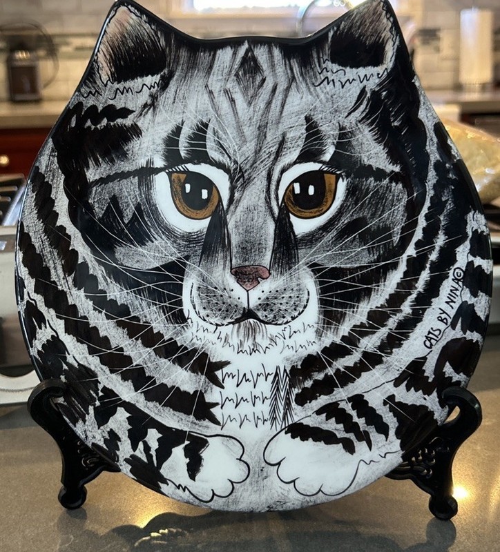 Cats by Nina Lyman Grey Tabby Cat Head Ceramic Decorative Plate 8.5 Inch w/stand