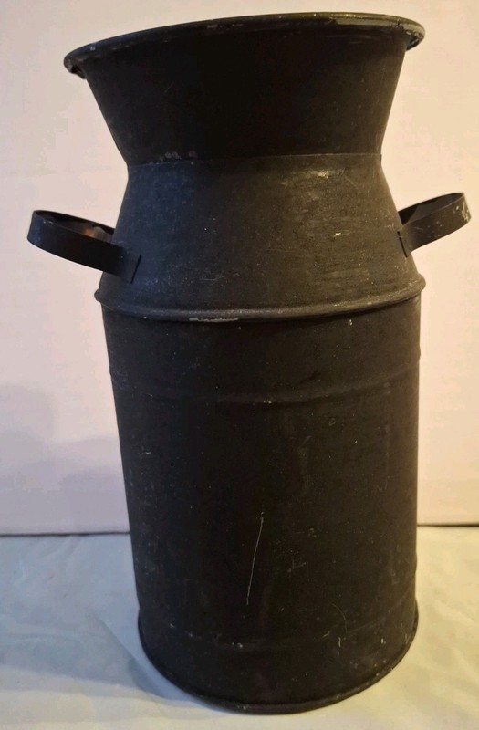 Rustic Painted Black Metal Milk Can Vase – 7.5″ Tall Farmhouse Decorative Jug