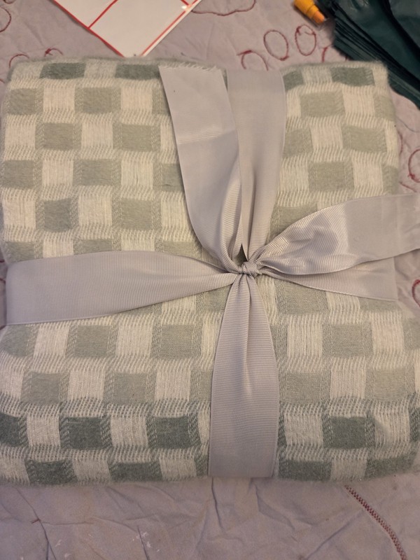 Kirkland’s Home Basketweave Sofa Throw Blanket Green/Beige 50 x 60 in