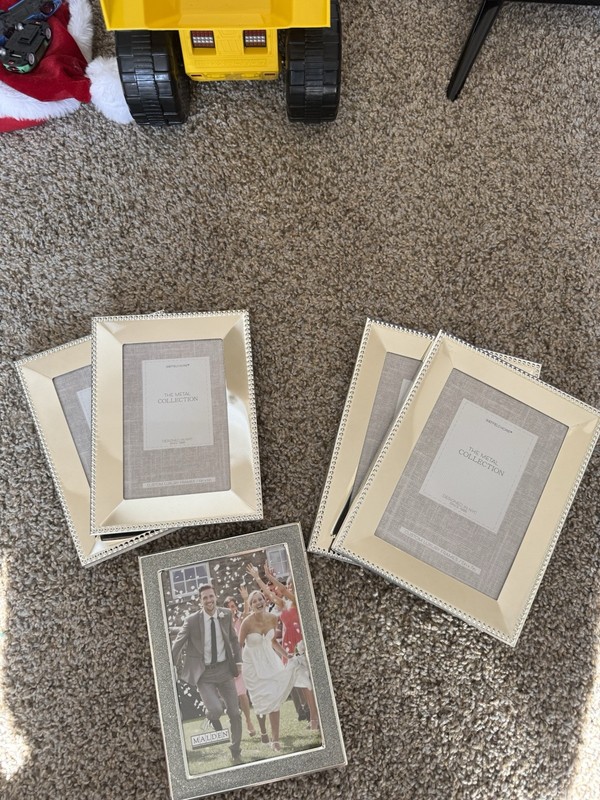 Silver Picture Frames (2) 4×6 + (3) 5×7 Pack of 5