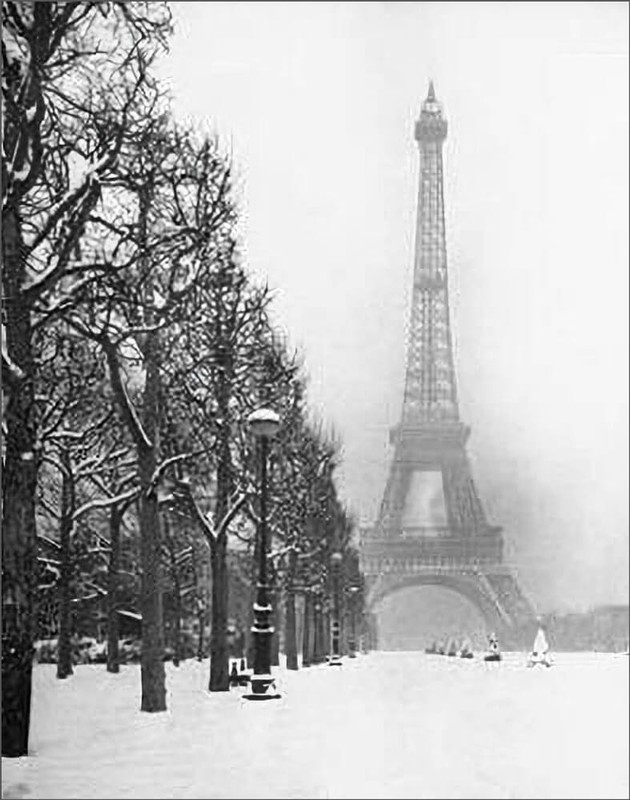 Paris In Snow – 16 X 20″ Poster