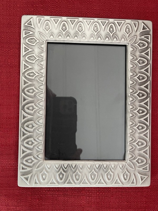 Pewter /Brushed Nickel Tone Metal 5×7 Picture Frame Unique! Raised Detailed Edge