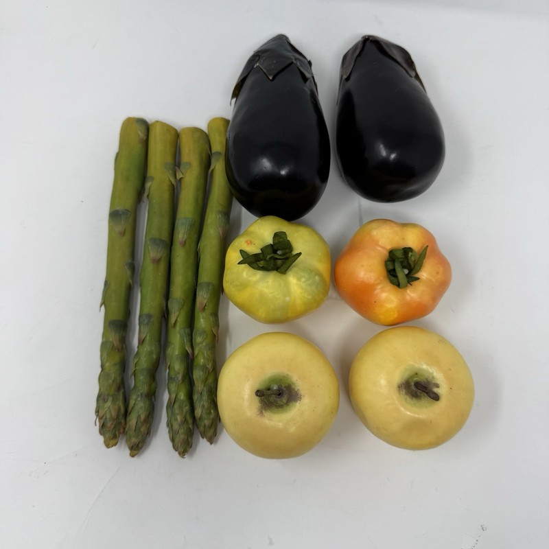 VTG Faux Artificial Fruit Vegetable Display Asparagus Tomato Apple Eggplants 11