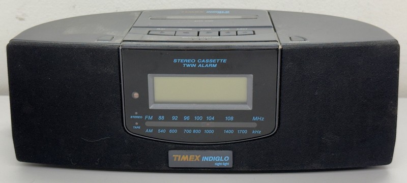Vintage Timex Indiglo Night-Light T478B Twin Alarm Clock AM/FM Stereo Radio READ
