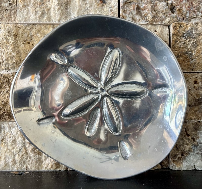 Mariposa 6" Sand Dollar Design Sandcast Aluminum Canape Snack Trinket Candy Dish gallery