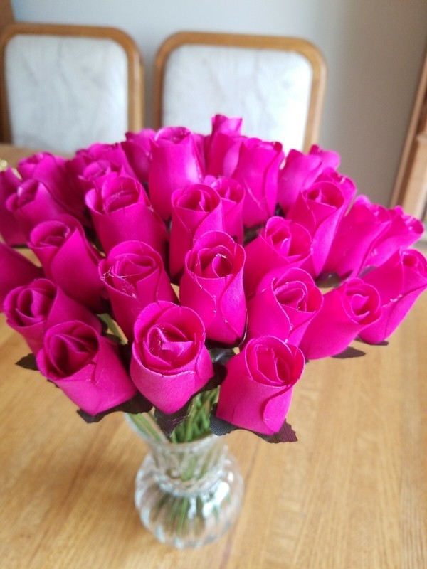 1 DOZEN. – HOT PINK – WOODEN ROSE BUDS 5 X 8 ARTIFICIAL FLOWERS – FREE SHIPPING