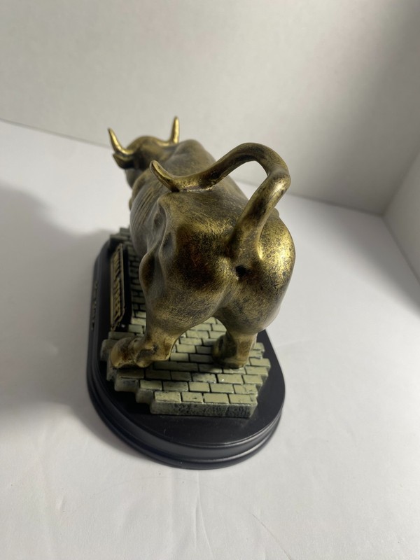 Wall Street Charging Bull Statue Bronze Finish New York Office Desk Decor 💯🇺🇸 gallery