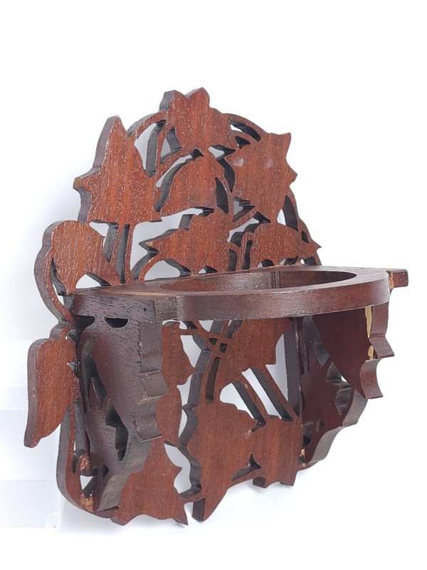 Vintage Wooden Scrollwork Ivy Leaf Vine Wall Shelf Flower Pot Vase Holder 7.25"H gallery