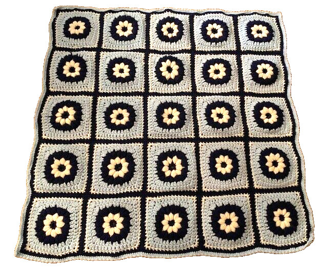 Vintage Granny Square Flower Blue/White 37″ x 37″ Handmade Crochet Throw/Blanket