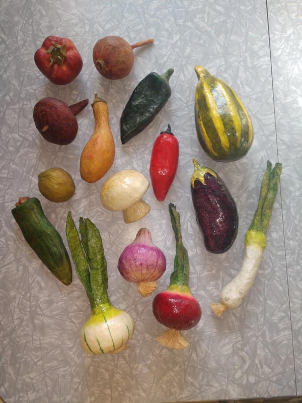 Lot of 15 Vintage Paper Mache Fruit & Veggie Mexican Folk Art Kitchen Home Decor gallery