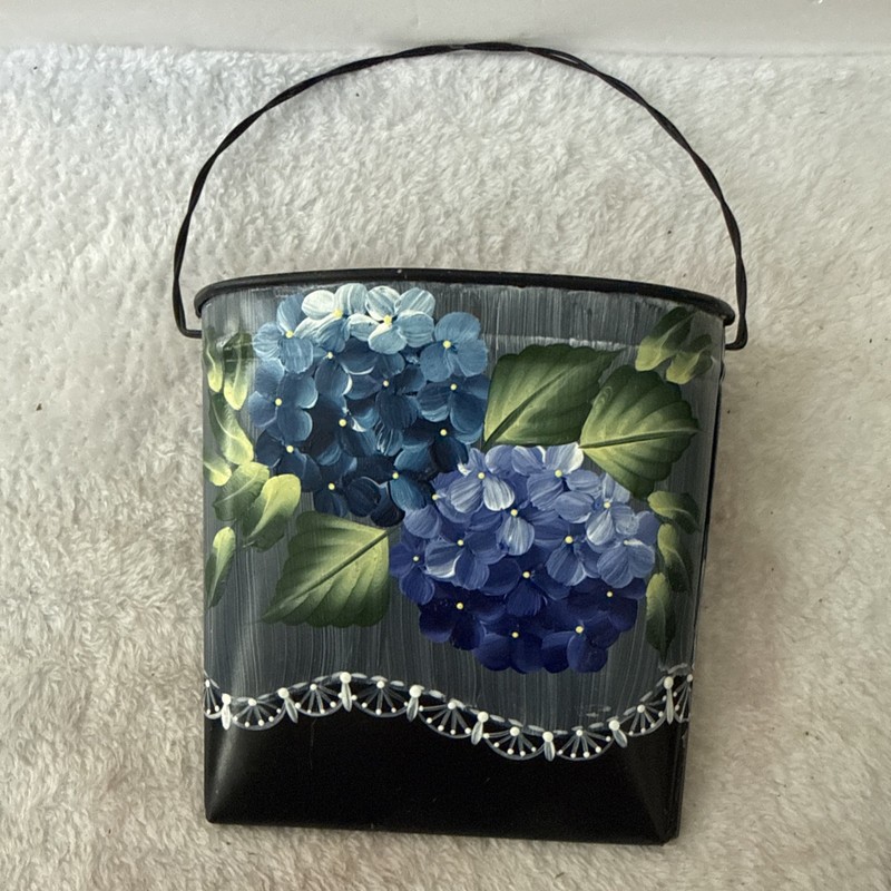 Vintage Metal Wall Flower Basket Hand Painted Floral Hydrangeas